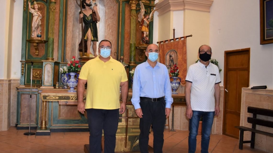 El Alcalde de Villarrobledo traslada el apoyo del Ayuntamiento a la Hermandad de San Cristóbal. El Alcalde de Villarrobledo traslada el apoyo del Ayuntamiento a la Hermandad de San Cristóbal.