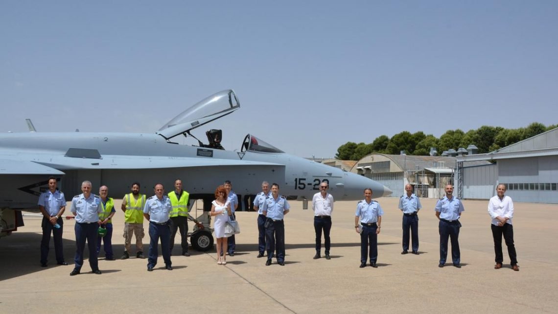El Ejército del Aire cederá un Falcón-20 al CIFP Aguas Nuevas de Albacete para que el alumnado pueda complementar sus enseñanzas aeronáuticas El Ejército del Aire cederá un Falcón-20 al CIFP Aguas Nuevas de Albacete para que el alumnado pueda complementar sus enseñanzas aeronáuticas