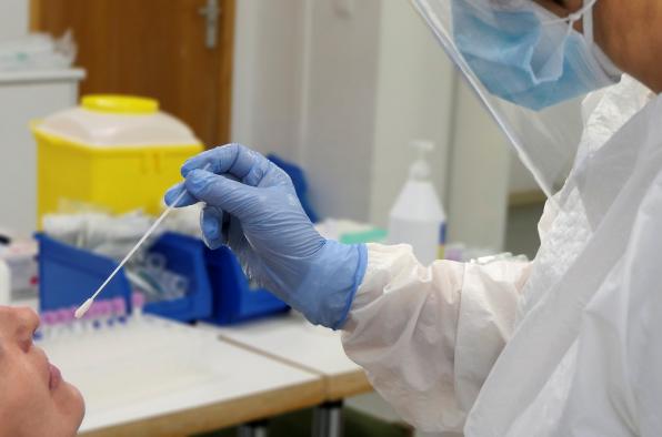 Castilla-La Mancha confirma 978 nuevos contagios por infección de coronavirus