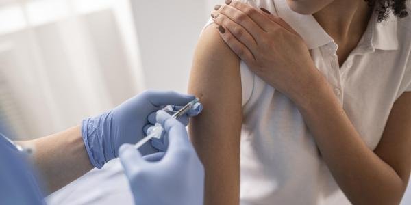Se han registrado 35 nuevos casos por infección de coronavirus. Por provincias, Toledo ha registrado 15 casos, Albacete 8, Guadalajara 8, Ciudad Real 2 y Cuenca 2. Se han registrado 35 nuevos casos por infección de coronavirus. Por provincias, Toledo ha registrado 15 casos, Albacete 8, Guadalajara 8, Ciudad Real 2 y Cuenca 2.