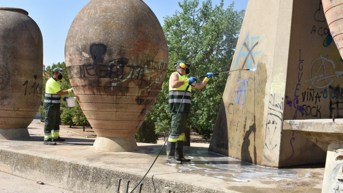 El parque de los Tinajeros comienza a recuperar su esplendor. El parque de los Tinajeros comienza a recuperar su esplendor.