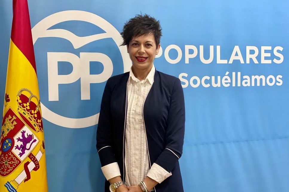 Pilar Plaza se presenta como candidata a presidir el PP de Socuéllamos con el apoyo de 123 avales.