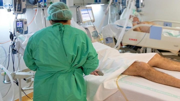 Castilla-La Mancha registra un leve descenso en el número de hospitalizados por COVID-19